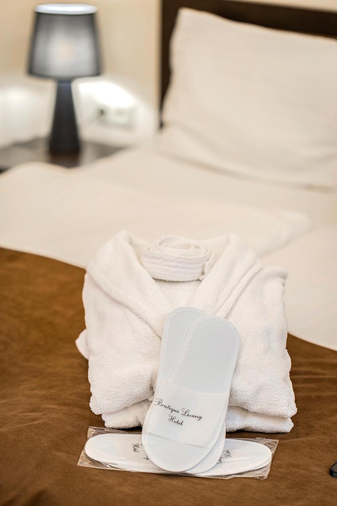 Boutique Living Hotel Yerevan Bagian luar foto
