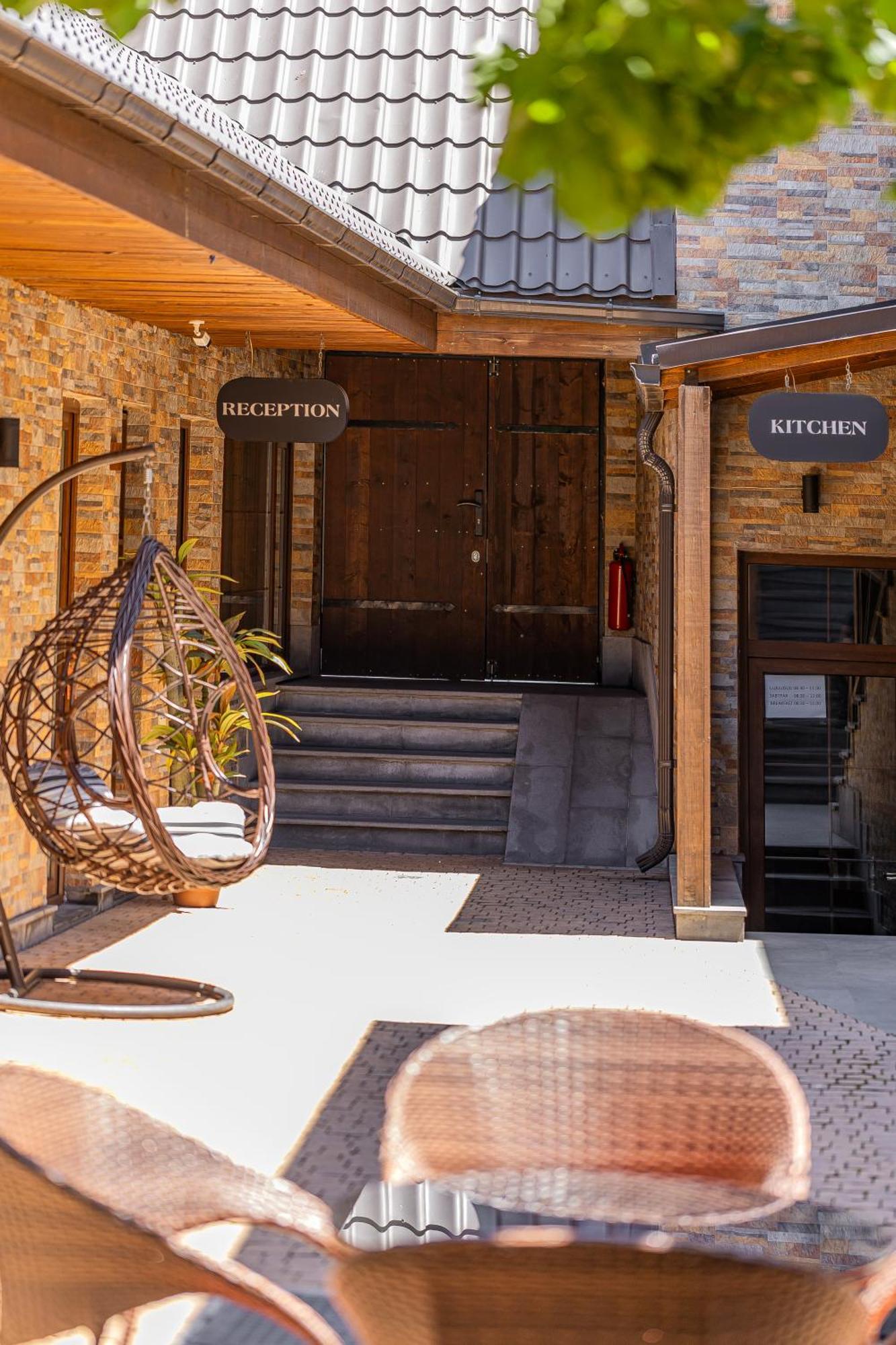 Boutique Living Hotel Yerevan Bagian luar foto