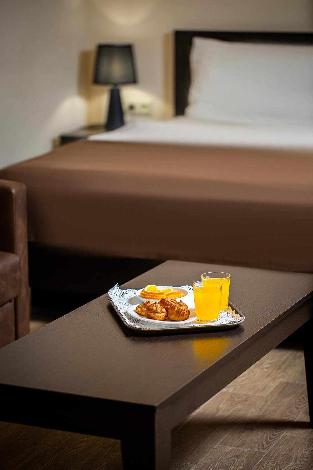Boutique Living Hotel Yerevan Bagian luar foto