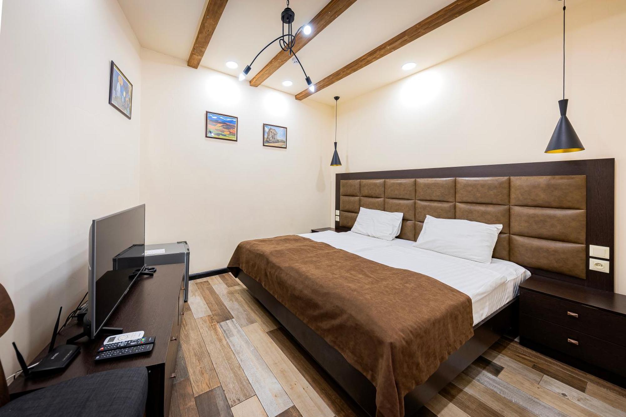 Boutique Living Hotel Yerevan Bagian luar foto
