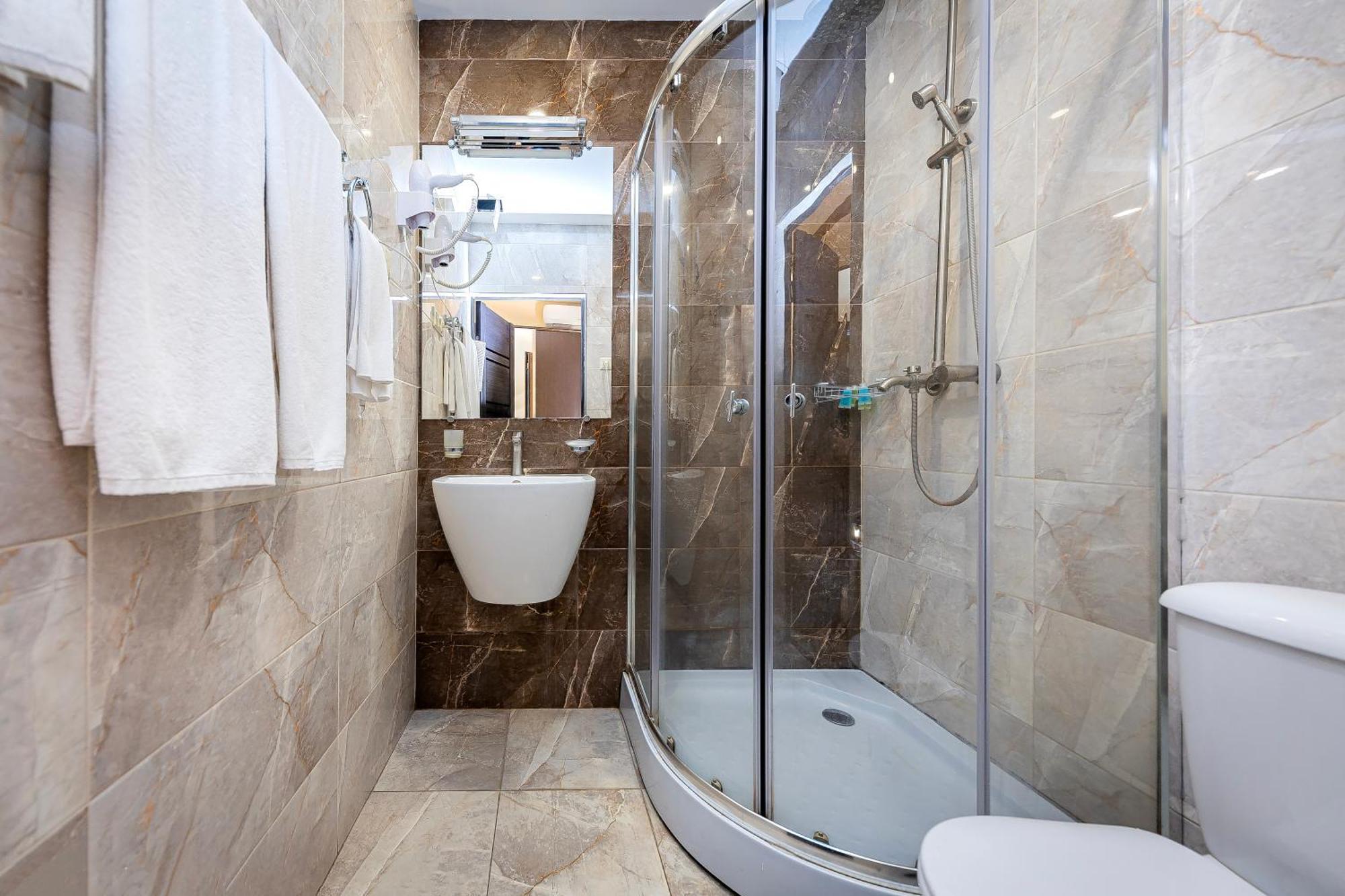 Boutique Living Hotel Yerevan Bagian luar foto