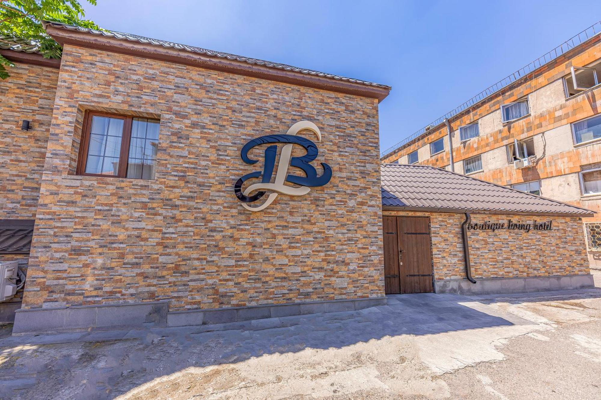 Boutique Living Hotel Yerevan Bagian luar foto