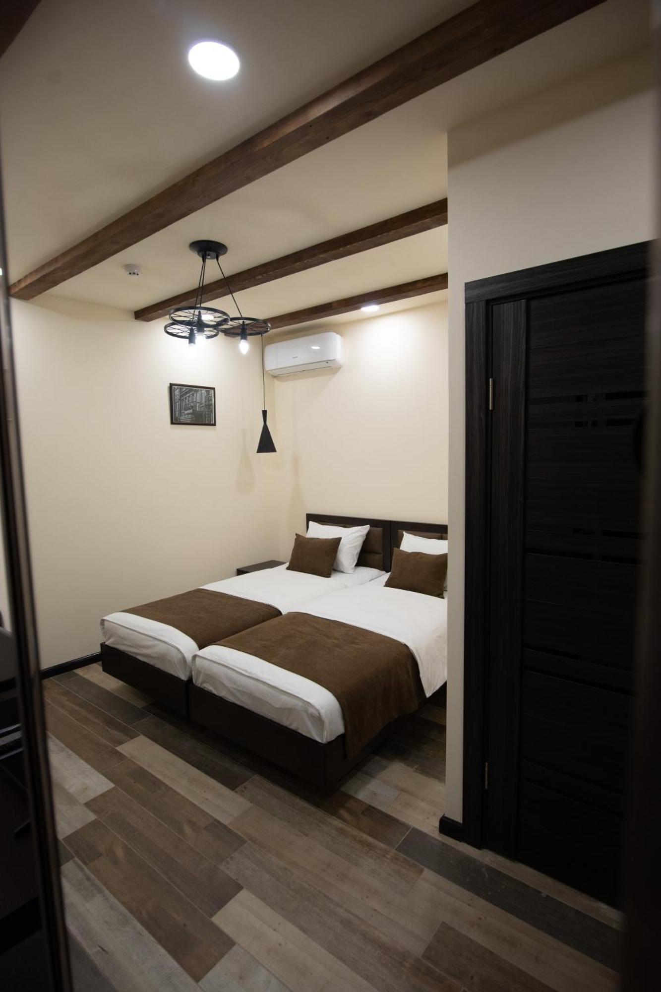 Boutique Living Hotel Yerevan Bagian luar foto