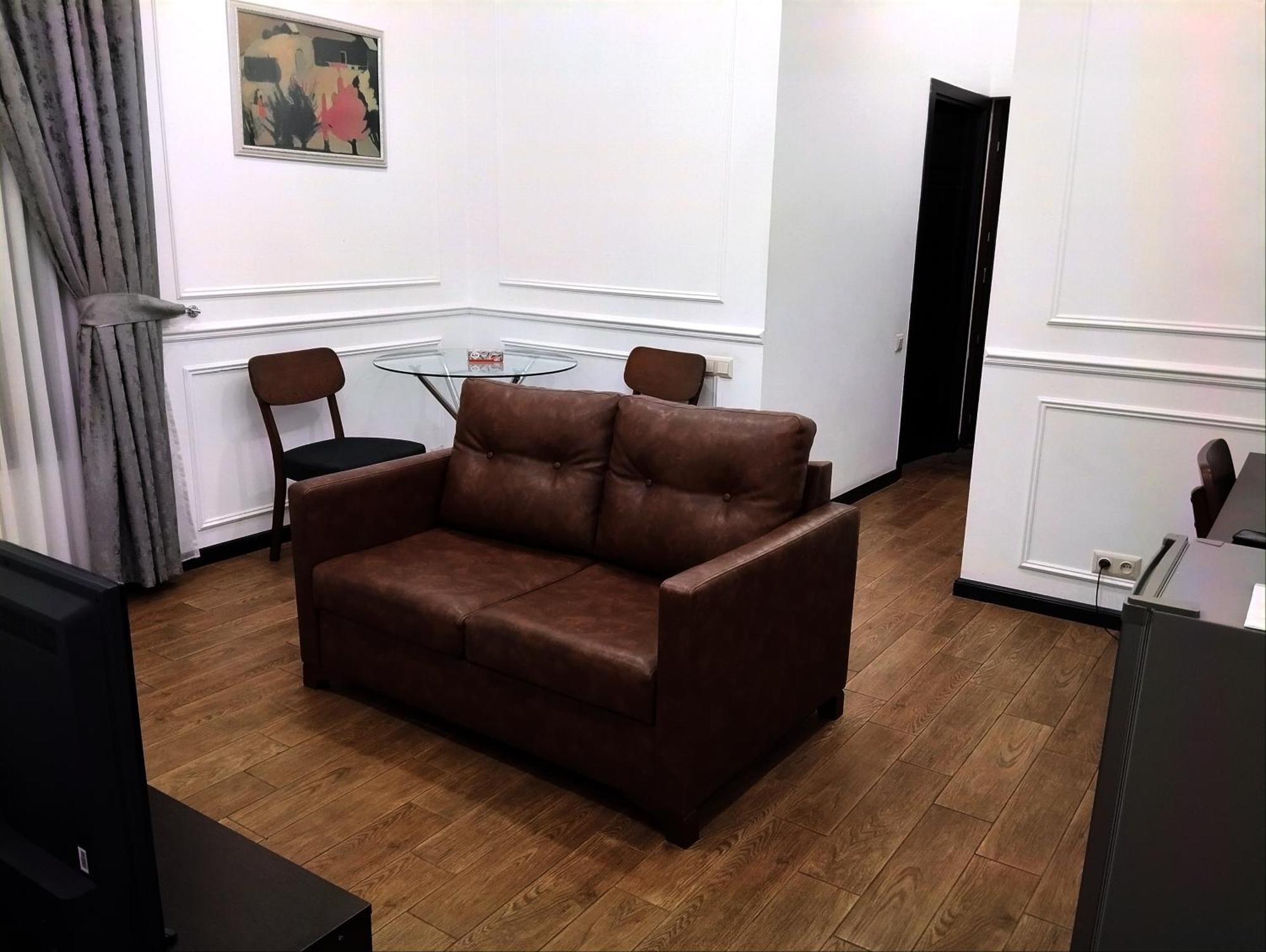 Boutique Living Hotel Yerevan Bagian luar foto