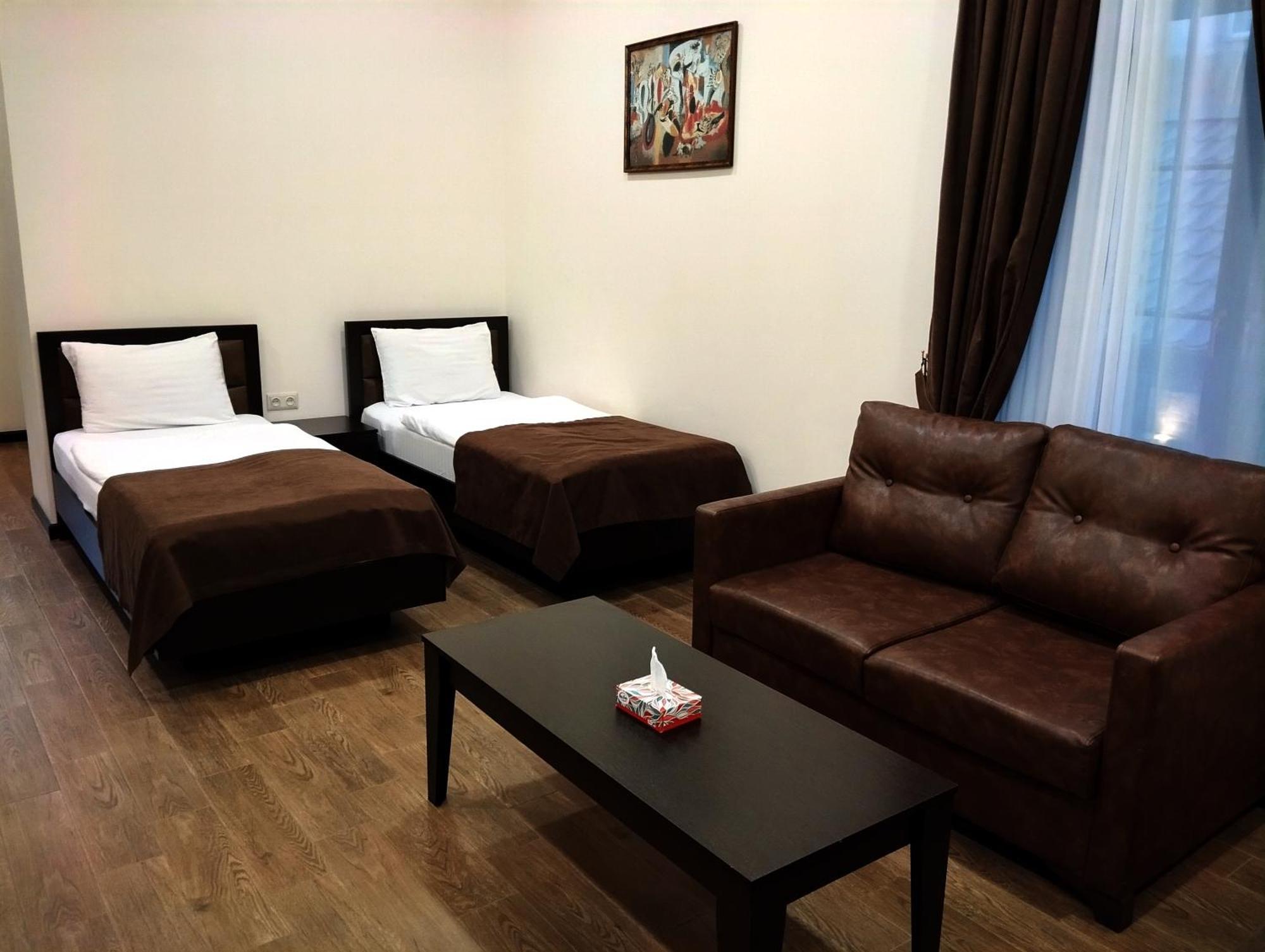 Boutique Living Hotel Yerevan Bagian luar foto
