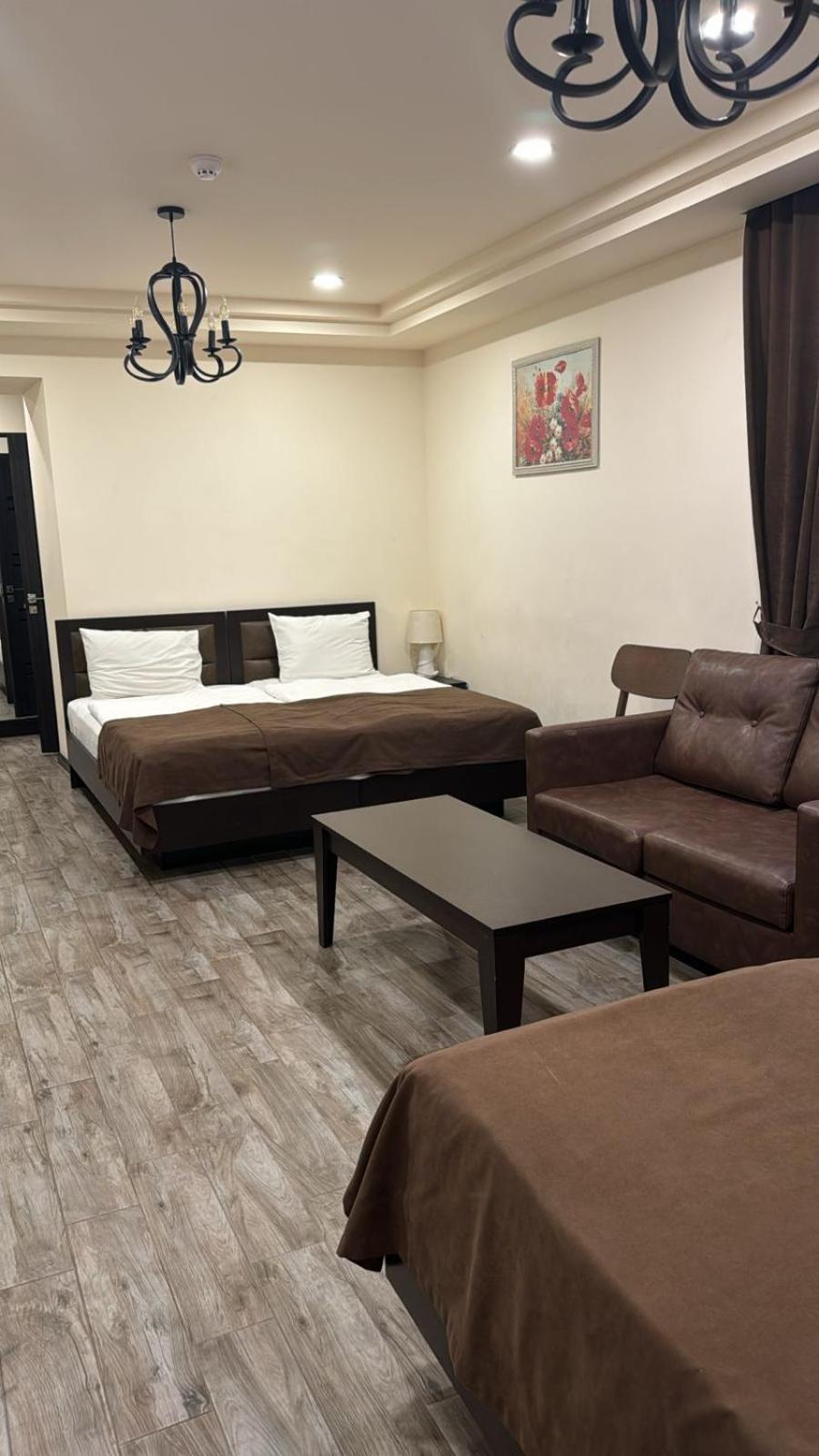 Boutique Living Hotel Yerevan Bagian luar foto