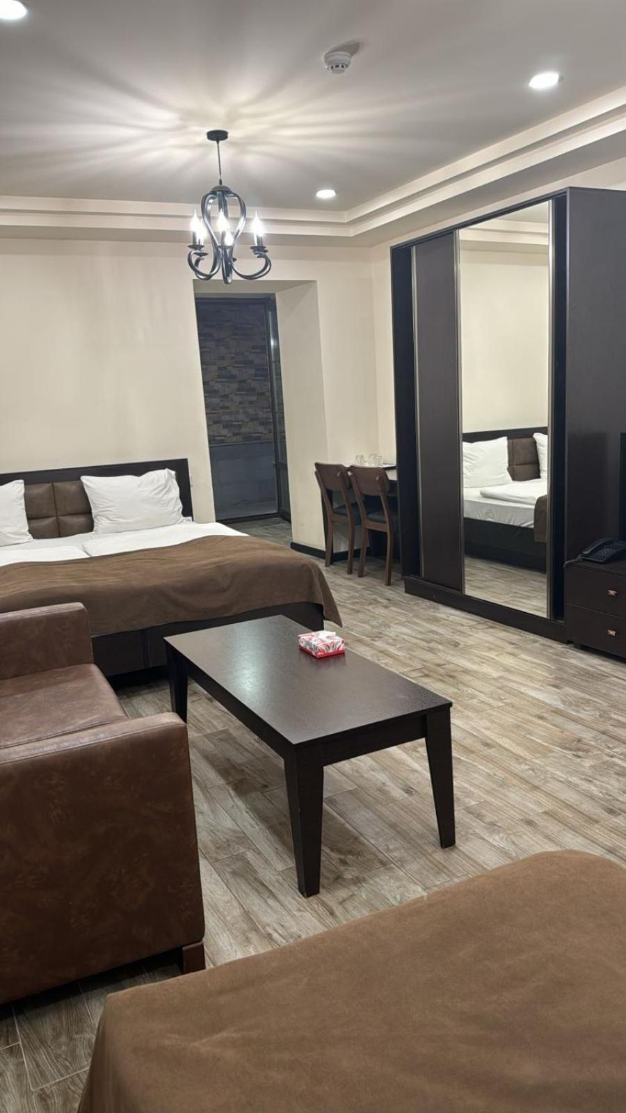 Boutique Living Hotel Yerevan Bagian luar foto