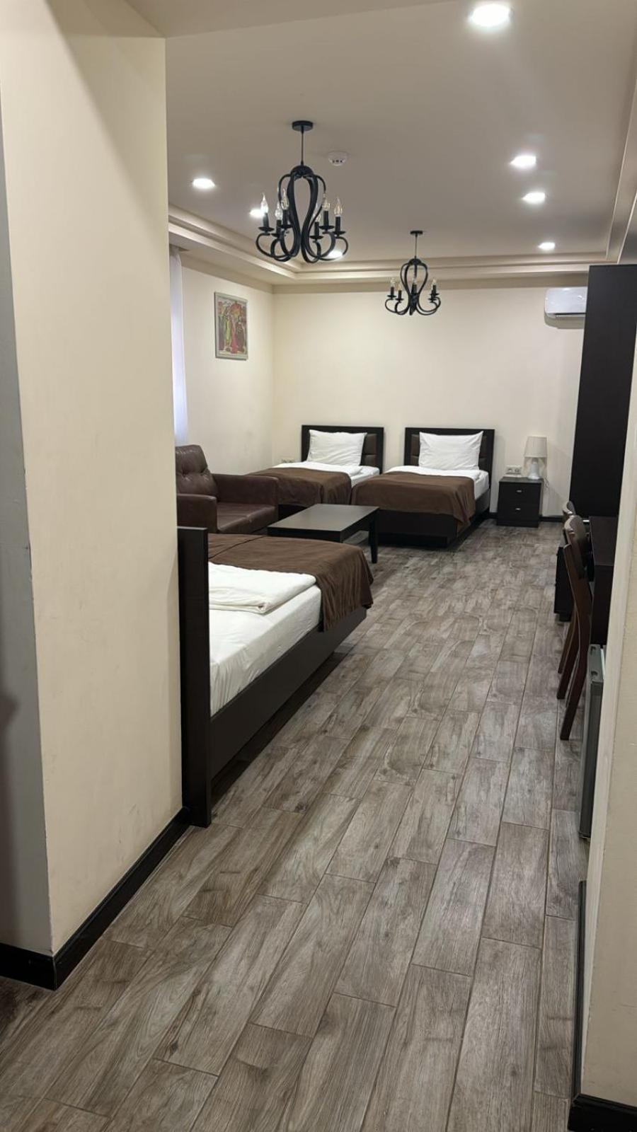 Boutique Living Hotel Yerevan Bagian luar foto