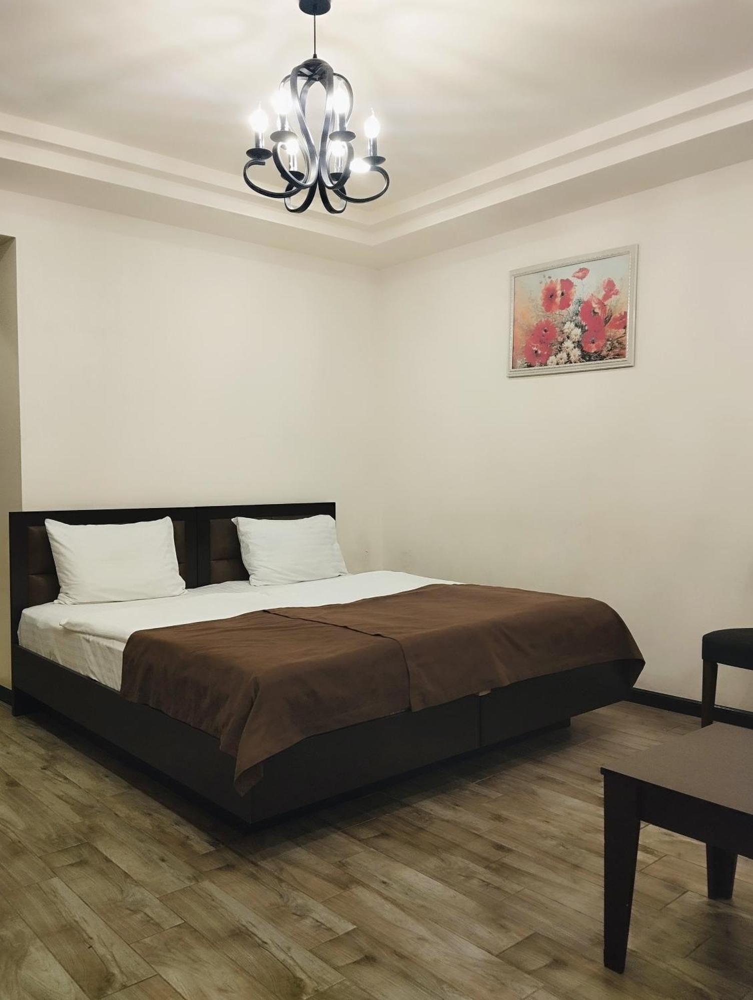 Boutique Living Hotel Yerevan Bagian luar foto
