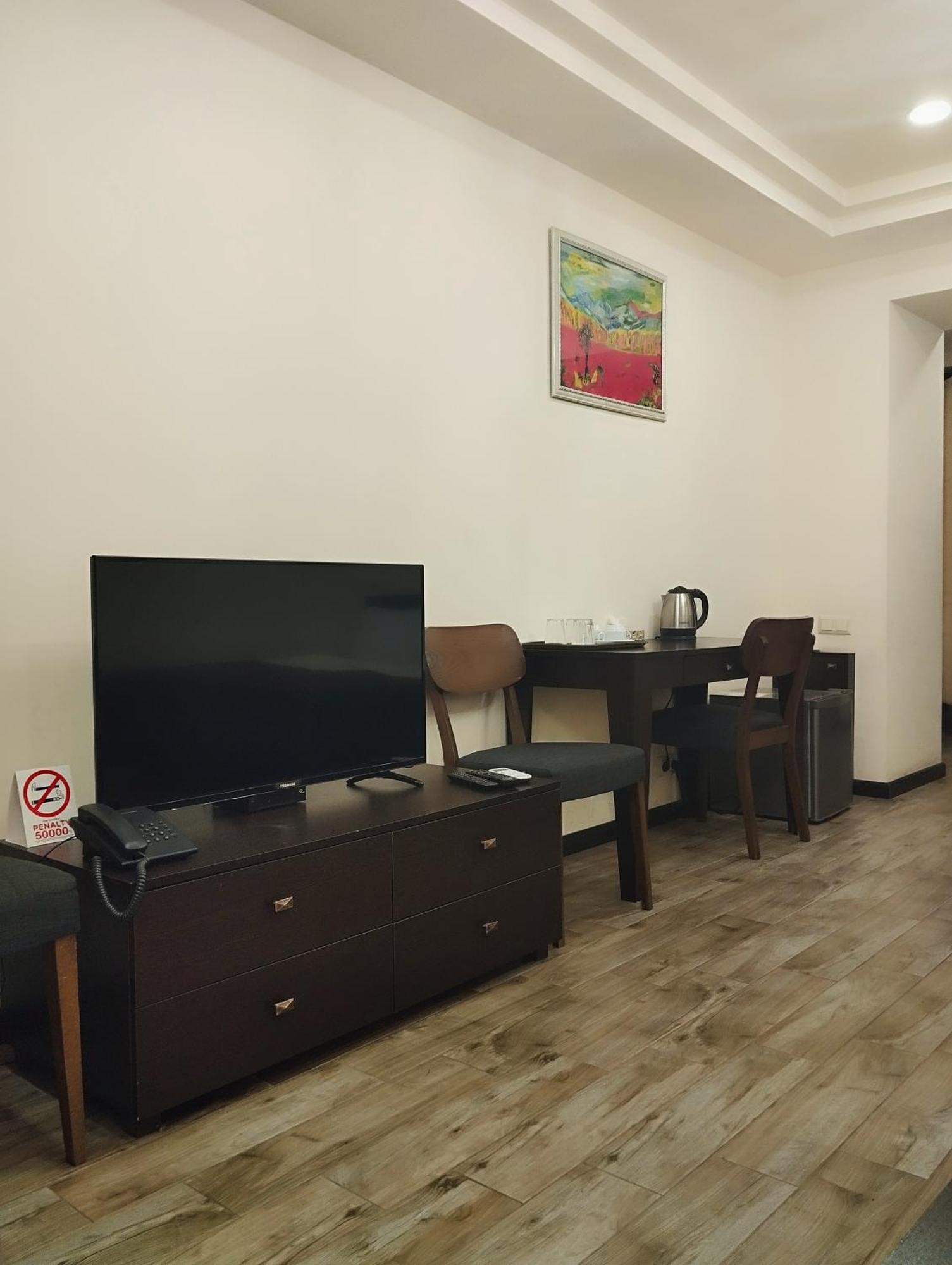 Boutique Living Hotel Yerevan Bagian luar foto