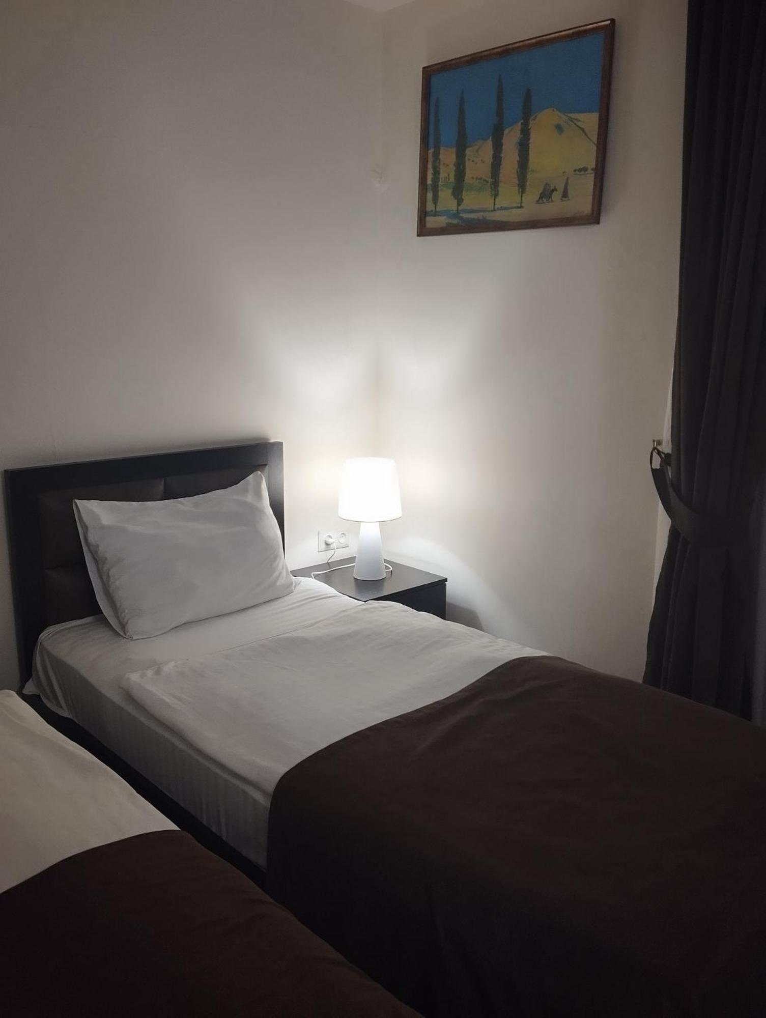 Boutique Living Hotel Yerevan Bagian luar foto