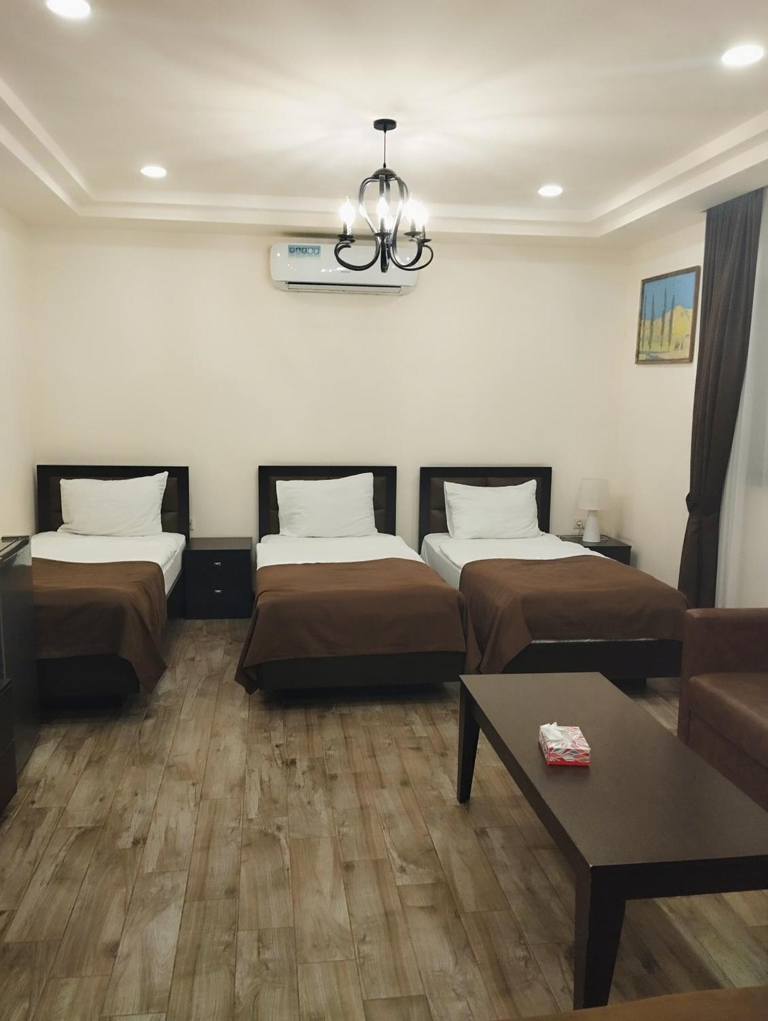 Boutique Living Hotel Yerevan Bagian luar foto