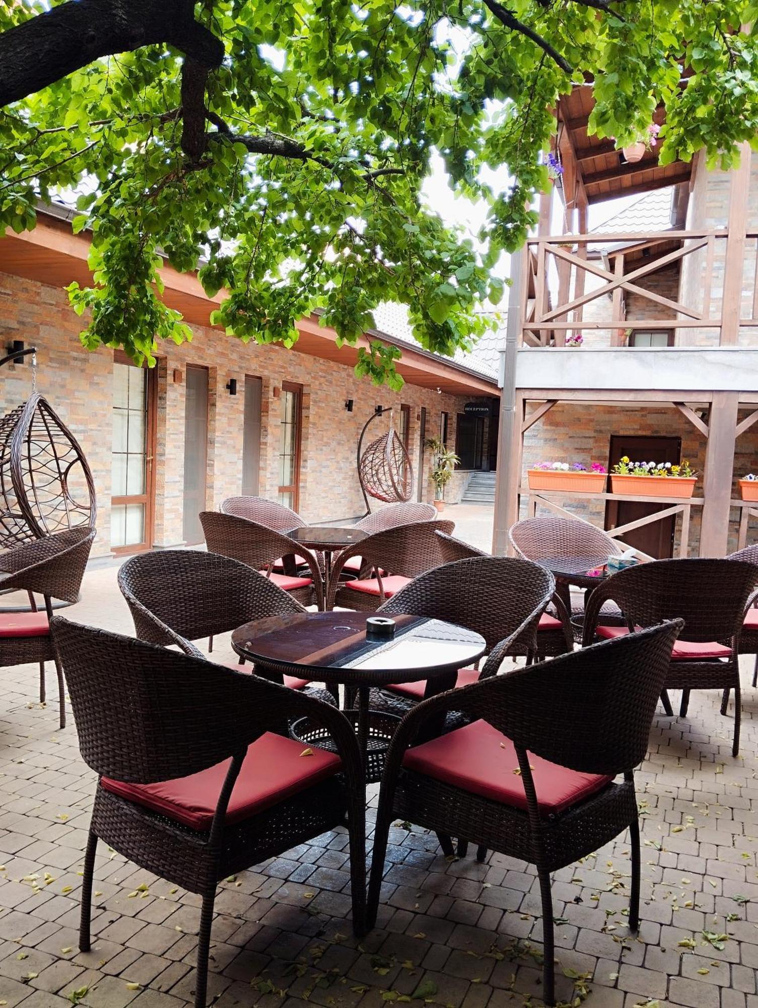 Boutique Living Hotel Yerevan Bagian luar foto